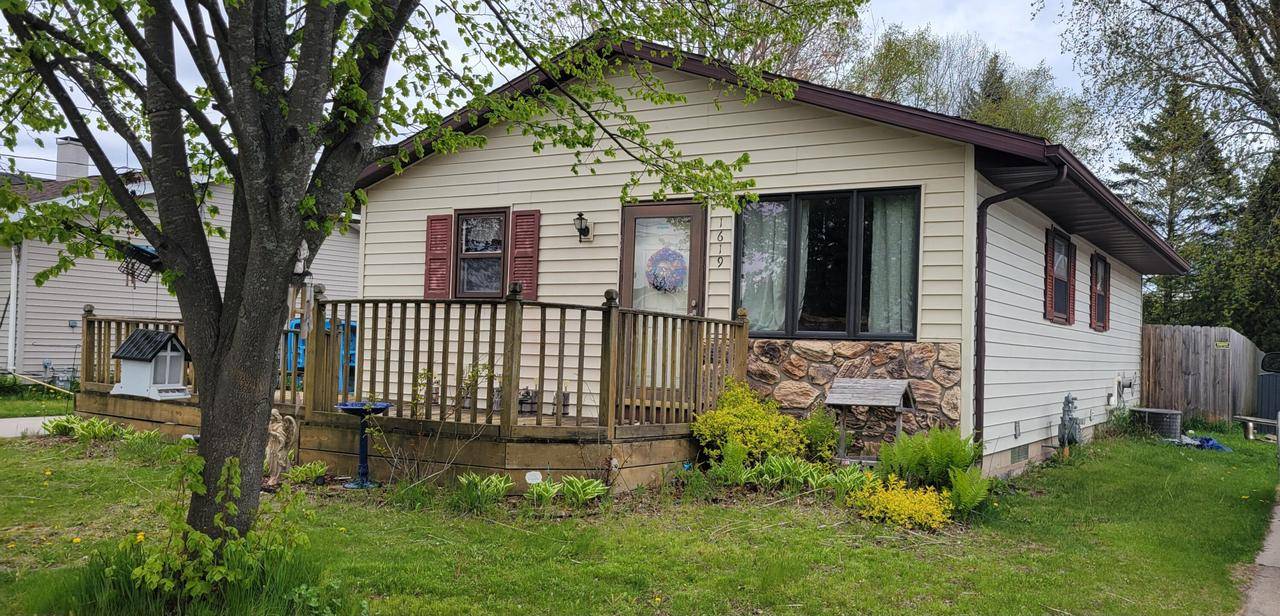 1619 Fern DRIVE, Manitowoc, WI 54220