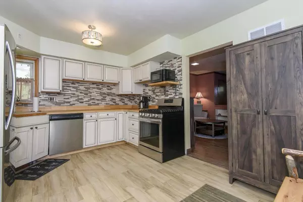 Brookfield, WI 53045,975 Adelmann AVENUE