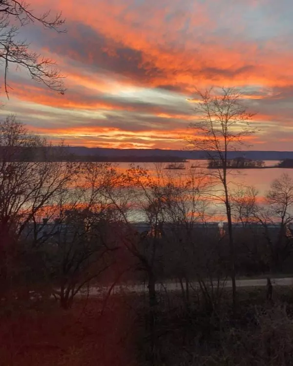 Onalaska, WI 54650,N5071 Sunset Vista ROAD