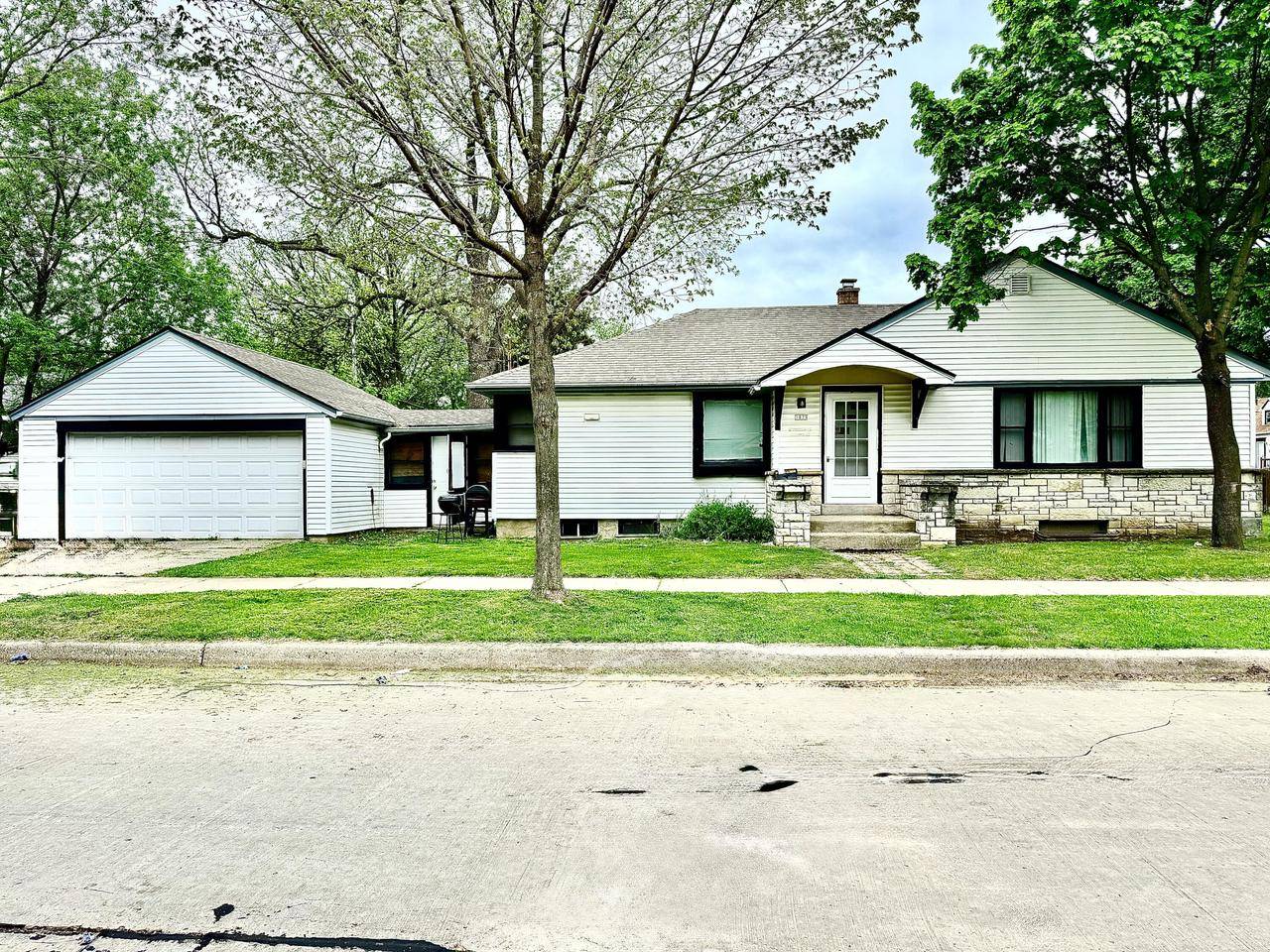 5879 N 29th STREET, Milwaukee, WI 53209