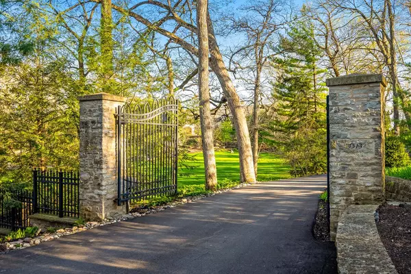 Oconomowoc, WI 53066,4513 N Hewitts Point ROAD