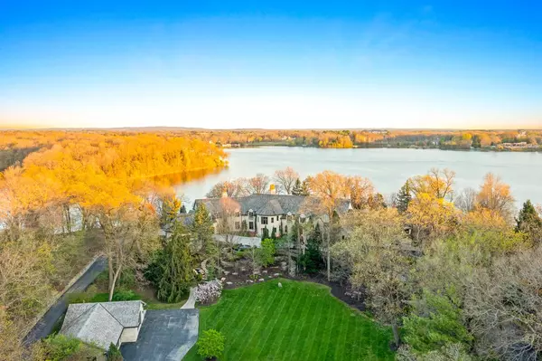 Oconomowoc, WI 53066,4513 N Hewitts Point ROAD