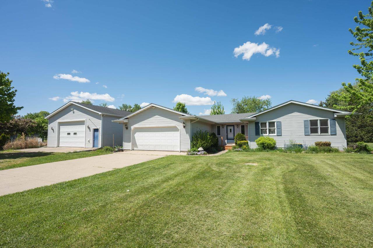 W5670 School ROAD, Walworth, WI 53184