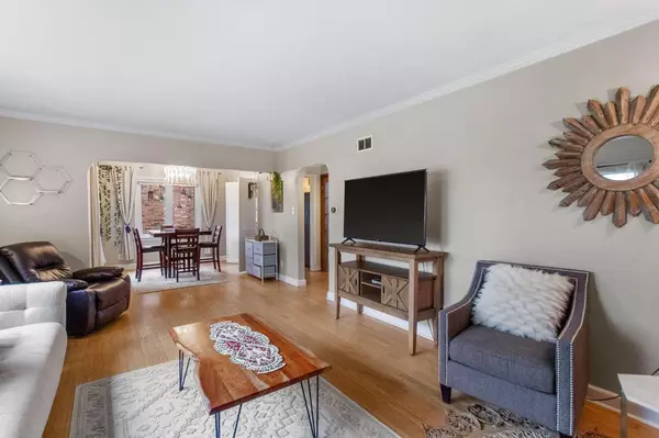 Greenfield, WI 53219,3237 S 44th STREET