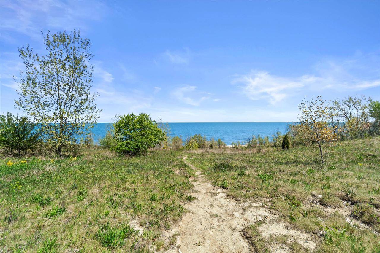 South Milwaukee, WI 53172,3205 5th AVENUE #D