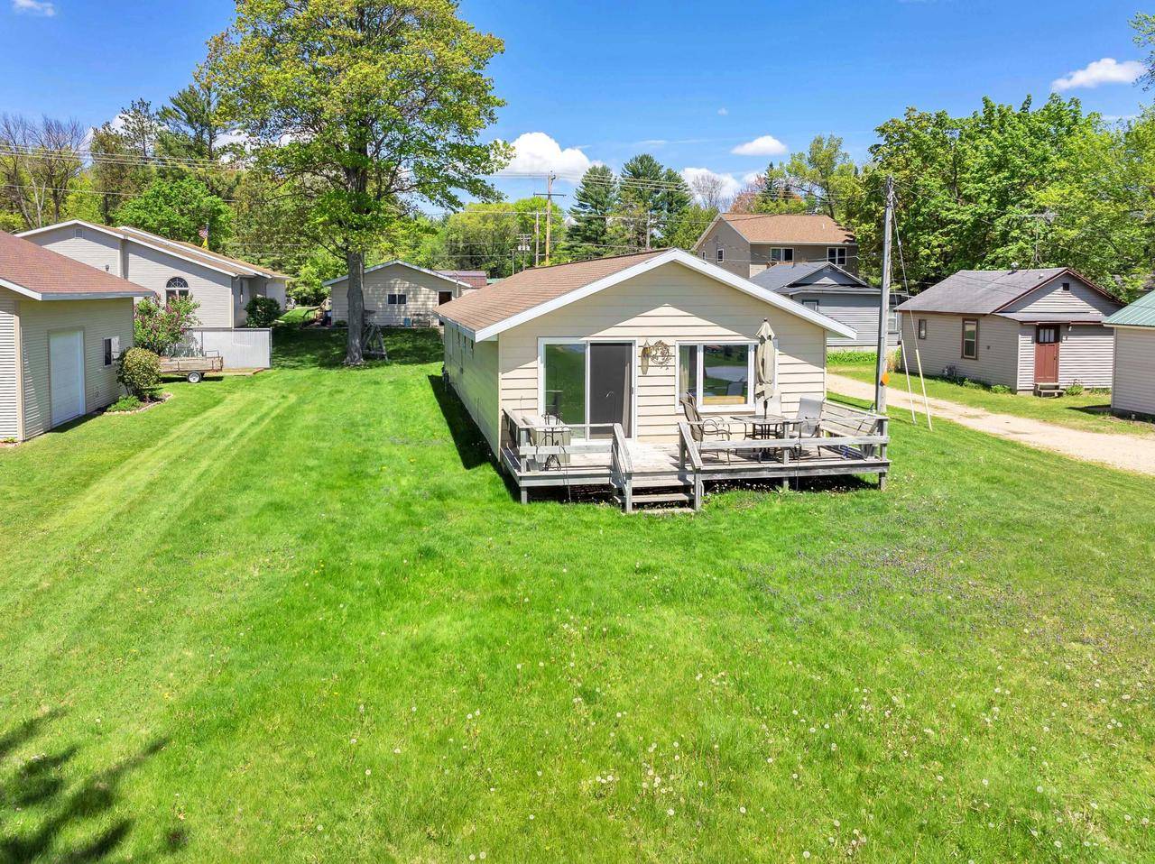 W6013 Lake DRIVE, Shawano, WI 54166
