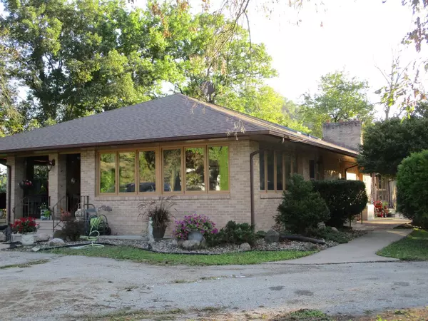 N1807 Hilltop Rd, Stoddard, WI 54658