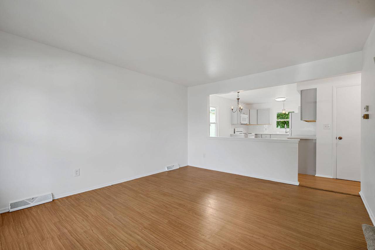 Hartland, WI 53029,650 Cardiff DRIVE #654