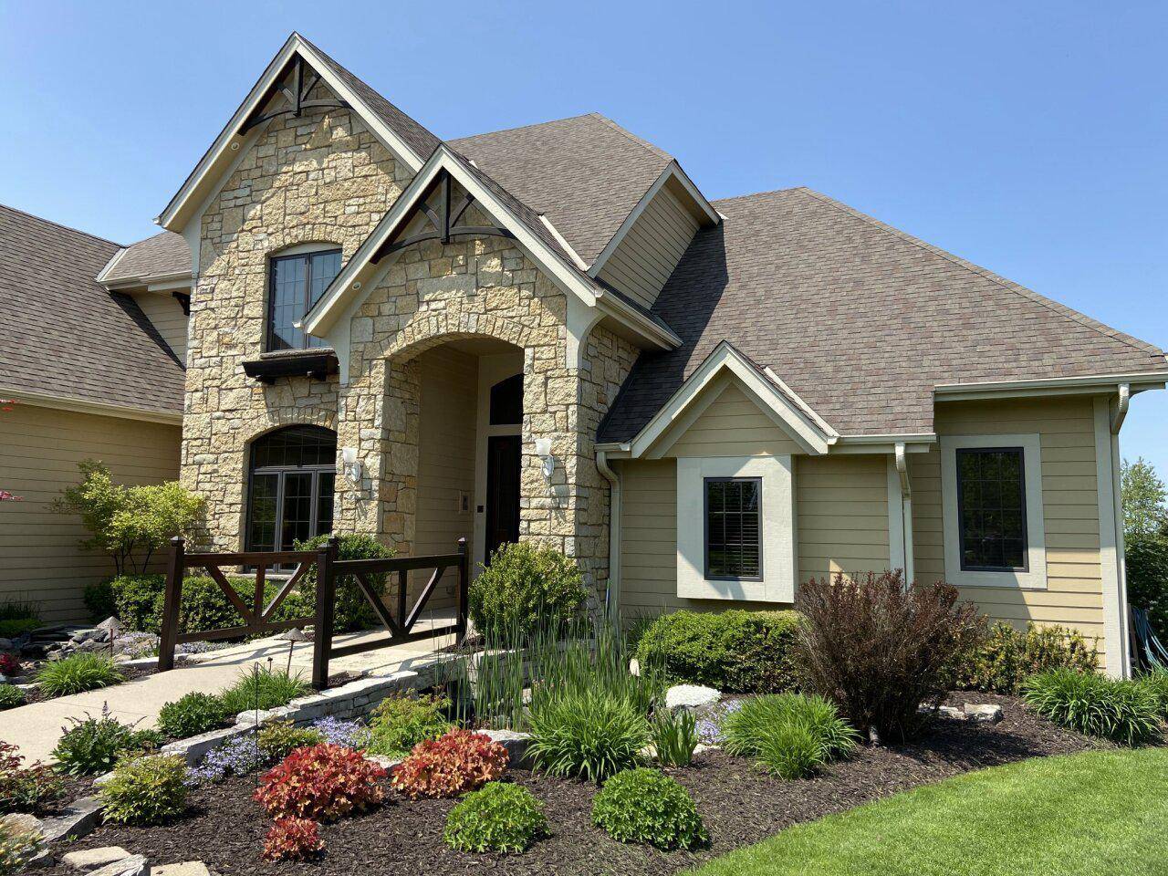 N39W23802 Broken Hill CIRCLE N, Pewaukee, WI 53072