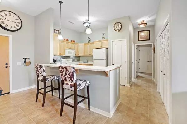 Okauchee, WI 53069,N51W34861 Wisconsin AVENUE #1120