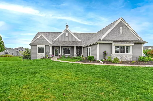W248N2151 Kettle Cove COURT, Pewaukee, WI 53072