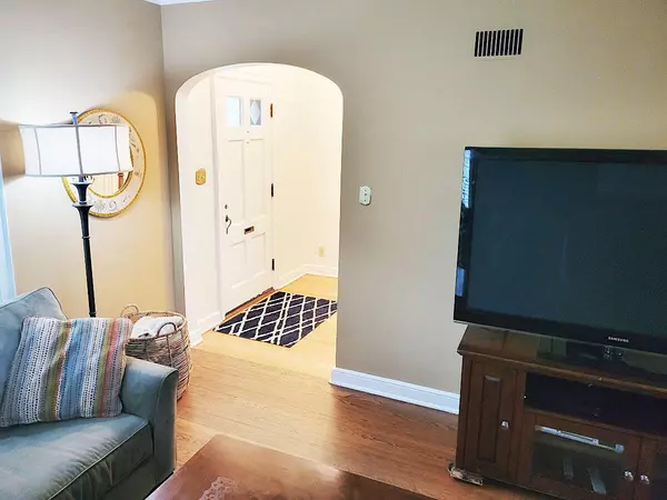 Whitefish Bay, WI 53217,5418 N Shoreland AVENUE