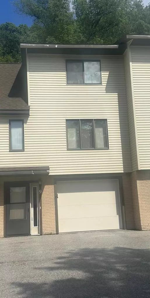 5241 33rd STREET S #9, La Crosse, WI 54601