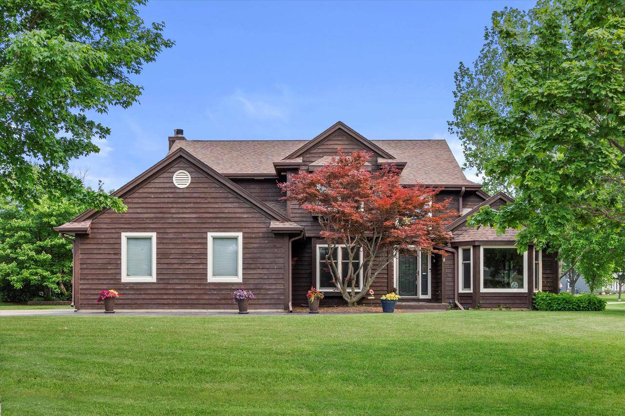 3562 W Jerelin DRIVE, Franklin, WI 53132