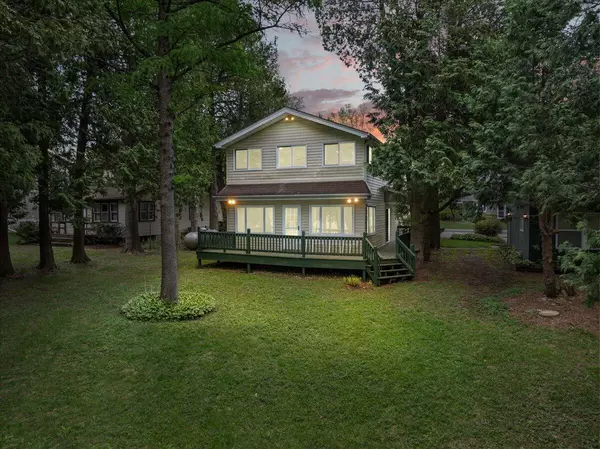 West Bend, WI 53090,1324 W Green Lake DRIVE