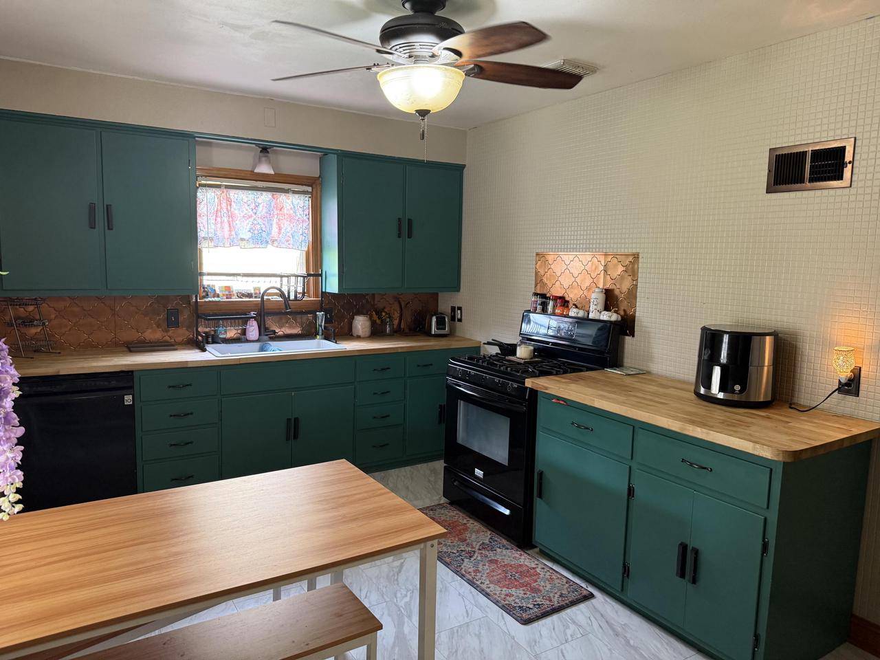 La Crosse, WI 54601,1522 Barlow STREET
