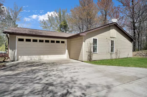 Nekoosa, WI 54457,1014 Long Bow COURT