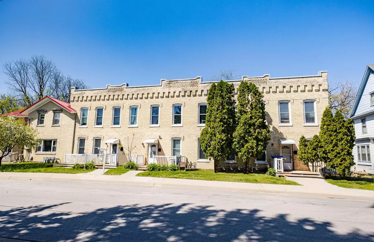 Watertown, WI 53098,222 Margaret STREET