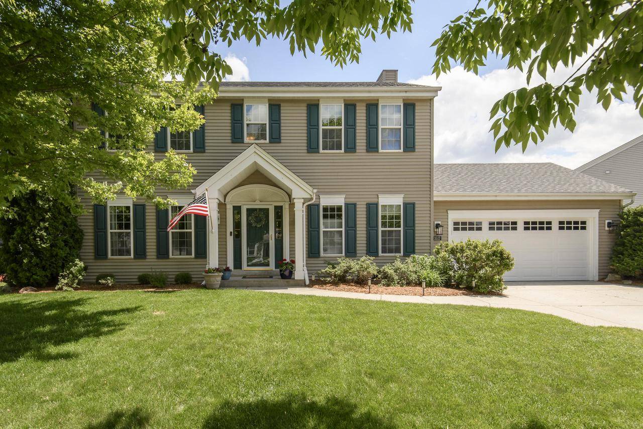 3517 Rivers Crossing DRIVE, Waukesha, WI 53189