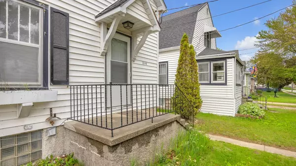 Two Rivers, WI 54241,2116 13th STREET