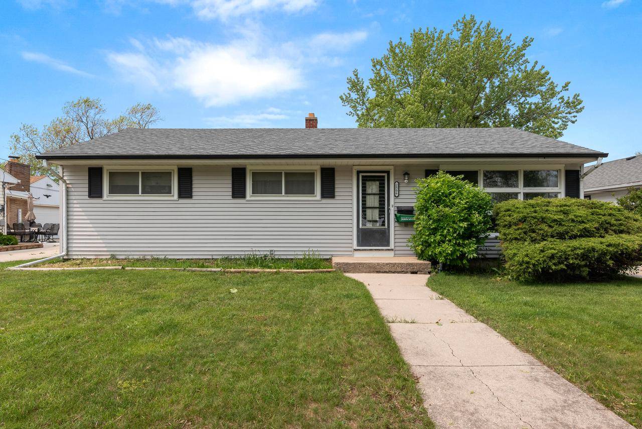 2506 W Whitaker AVENUE, Milwaukee, WI 53221