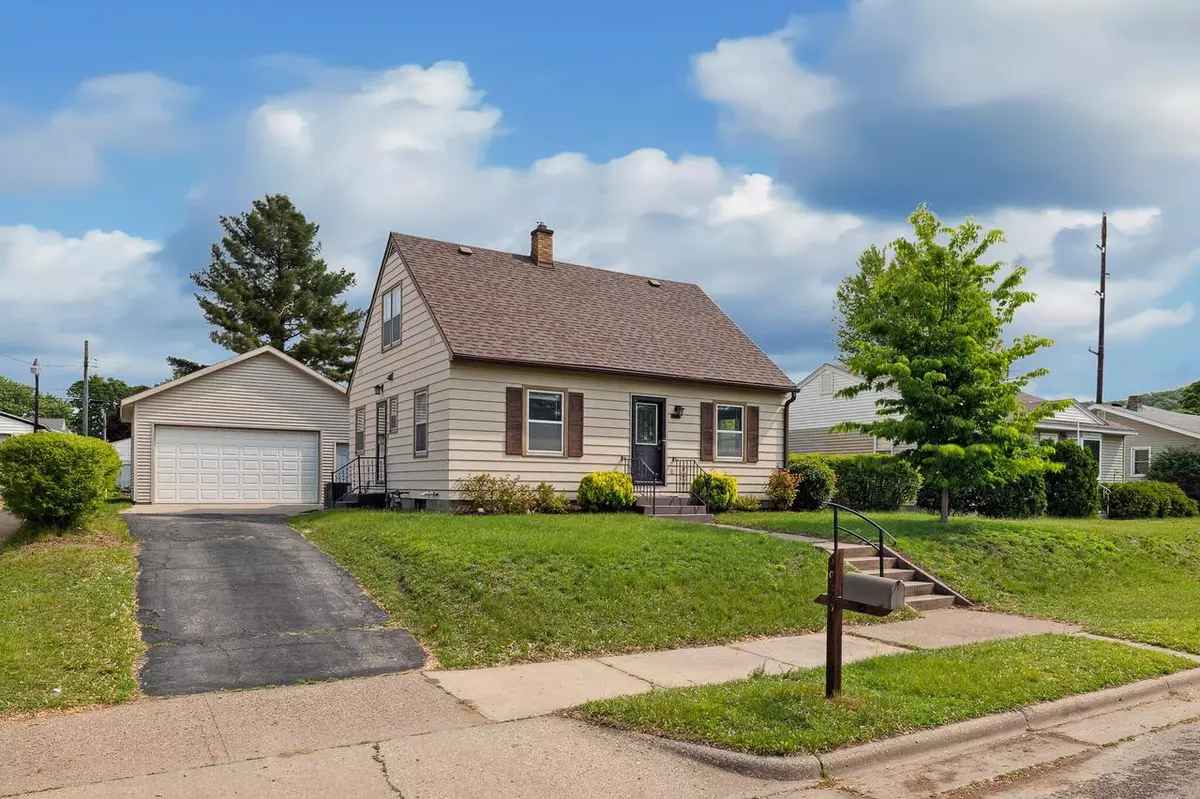 La Crosse, WI 54601,2933 Leonard STREET