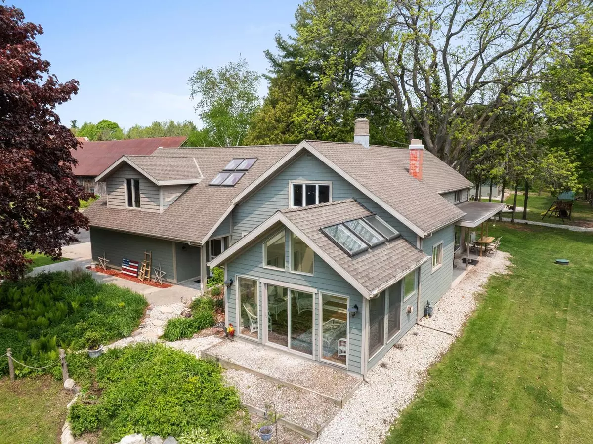 Two Rivers, WI 54241,4014 Maplewood ROAD