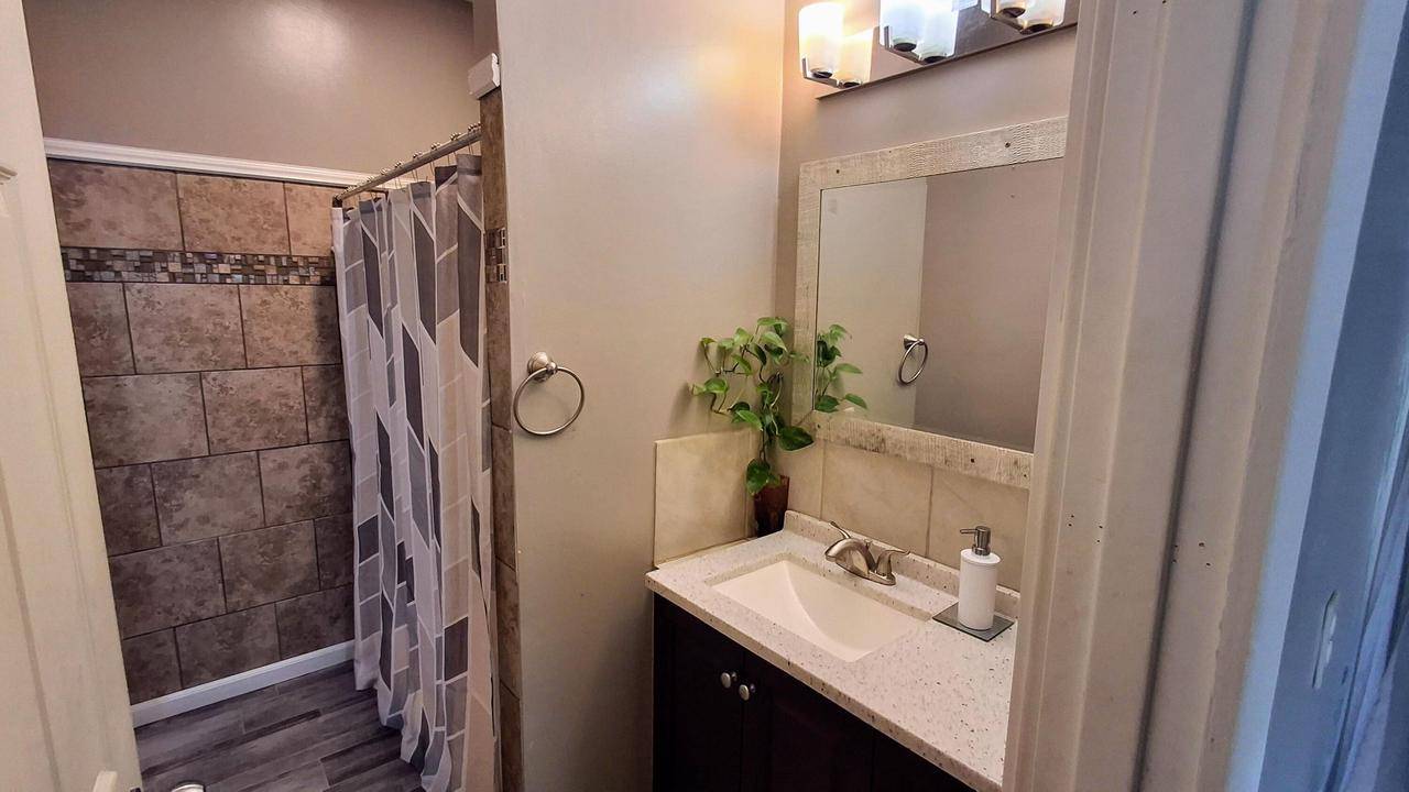 South Milwaukee, WI 53172,1607 13th AVENUE