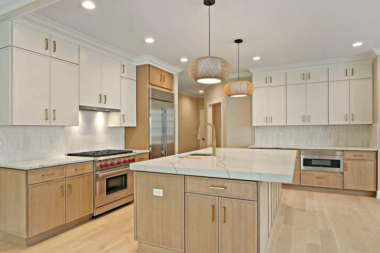 571 Mill STREET #1, Fontana, WI 53125