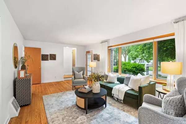 Whitefish Bay, WI 53217,5160 N Idlewild AVENUE