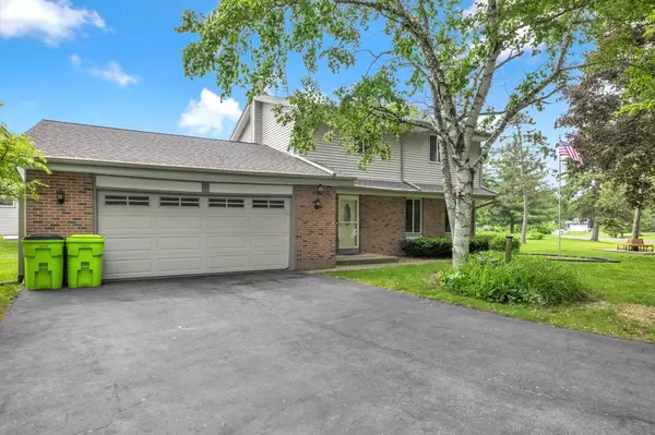 Summit, WI 53066,36741 Beaver COURT