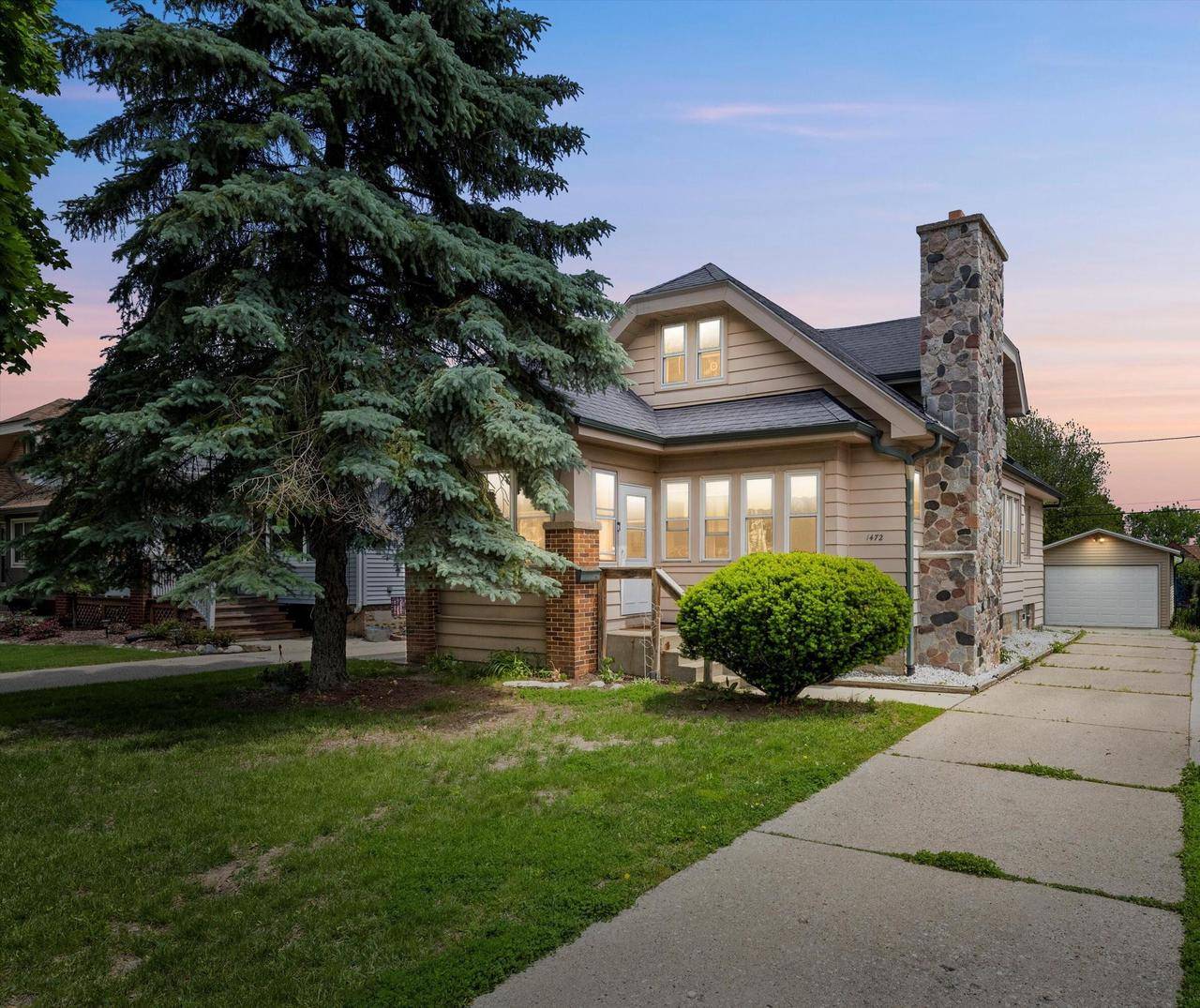 1472 S 86th STREET, West Allis, WI 53214