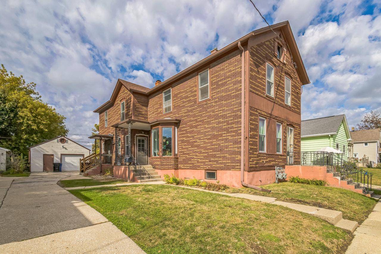 Racine, WI 53402,1738 Chatham STREET