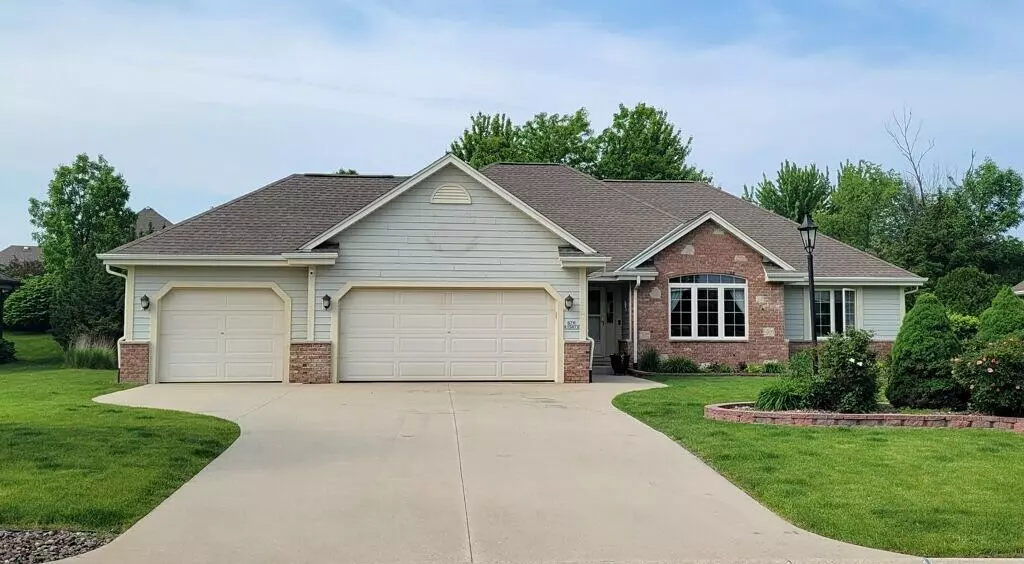 Muskego, WI 53150,S74W15472 Knollwood COURT