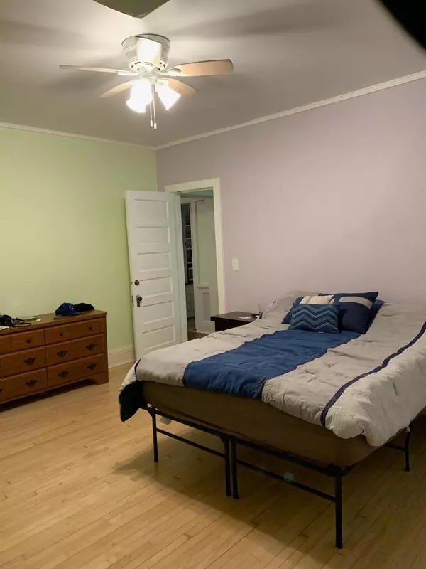 Milwaukee, WI 53211,2723 N Downer AVENUE #2725, 2725A