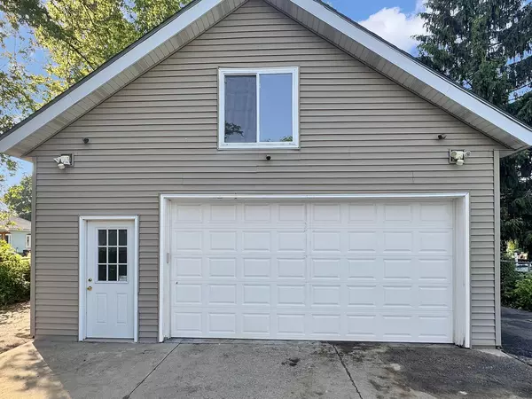 Okauchee, WI 53069,W346N5292 Elm AVENUE