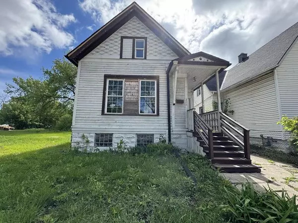 2908 N 6th STREET, Milwaukee, WI 53212