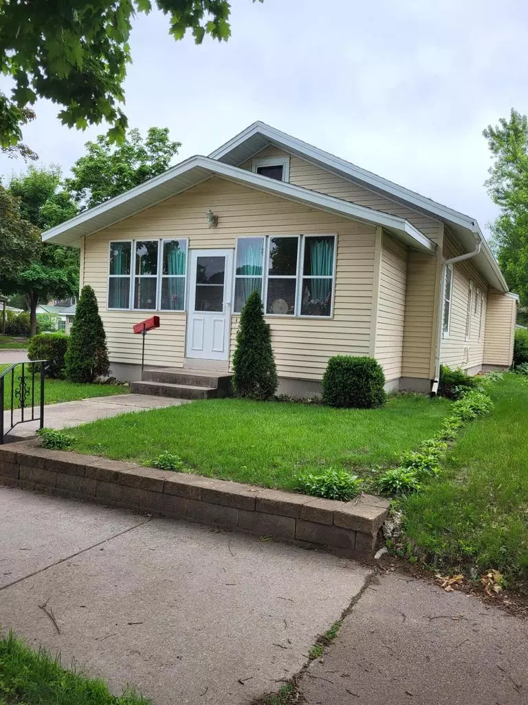 La Crosse, WI 54601,354 23rd STREET S