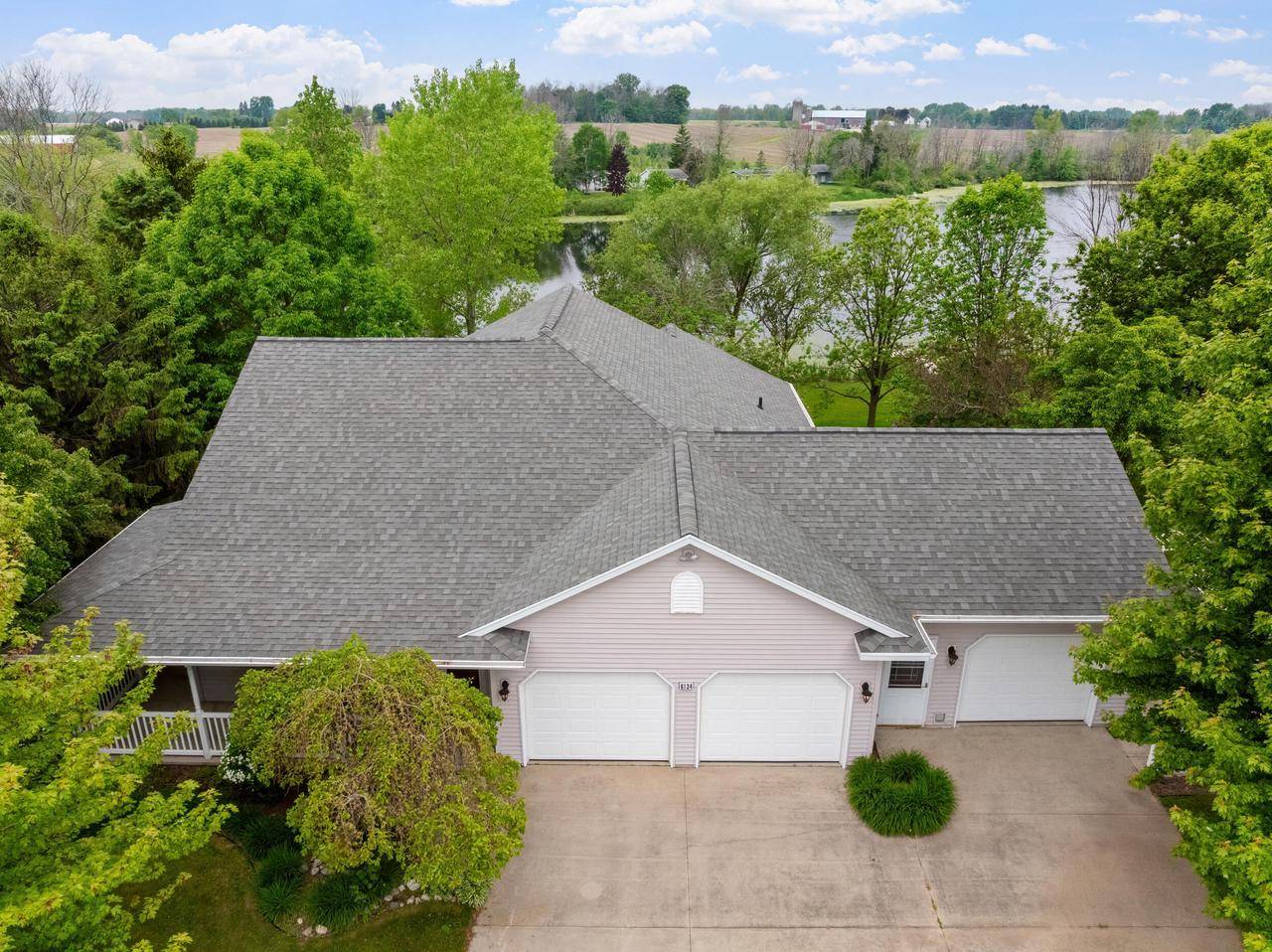 6134 Sonnenburg LANE, Manitowoc, WI 54220