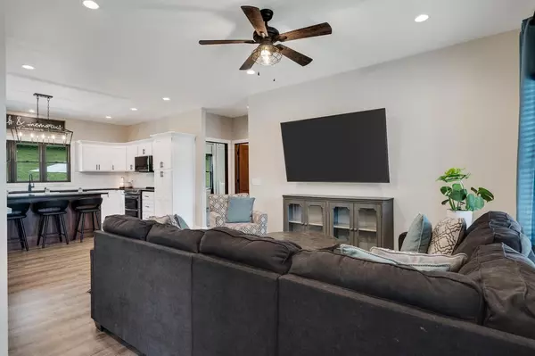 Holmen, WI 54636,1510 Cherry LANE S