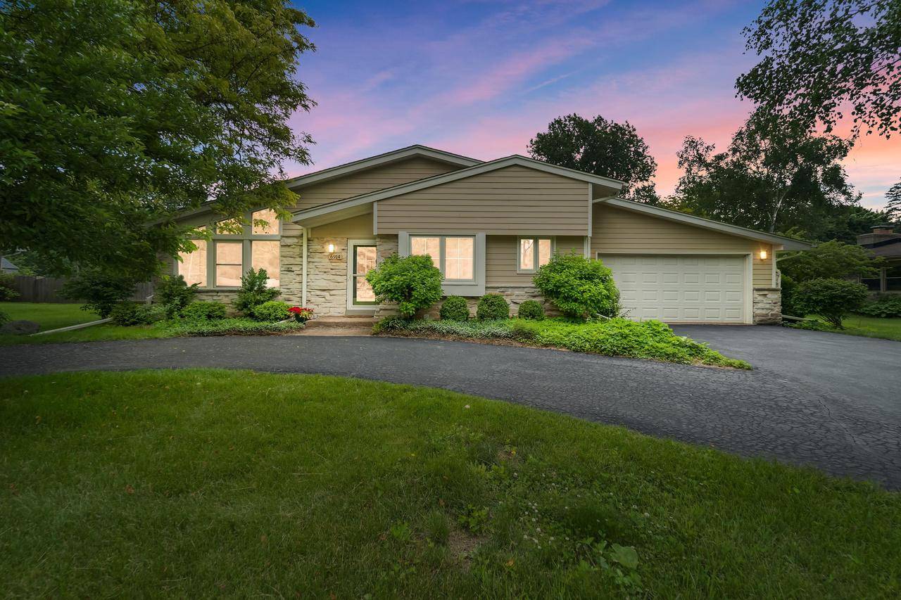 6914 N Bethmaur LANE, Glendale, WI 53209