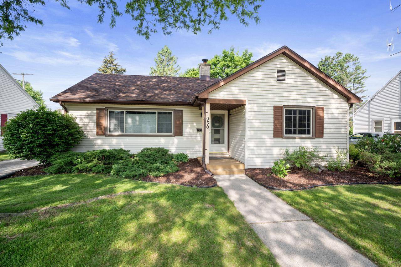 930 Terrace DRIVE, West Bend, WI 53095