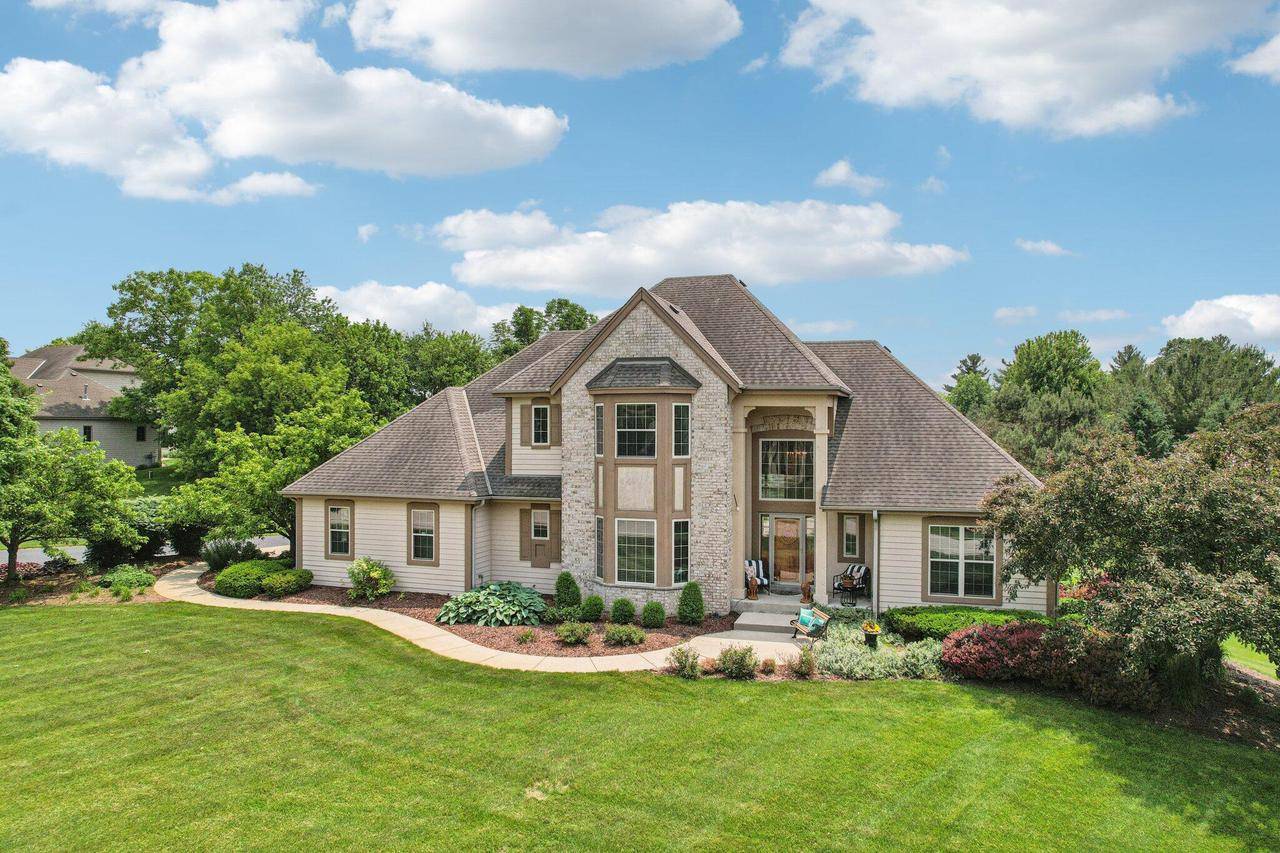 S78W22655 Sunset Glen DRIVE, Big Bend, WI 53103