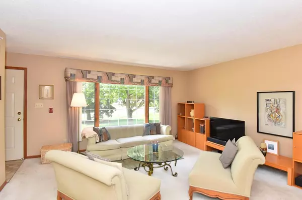 Franklin, WI 53132,10320 W Whitnal Edge CIRCLE #A