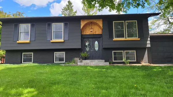 Watertown, WI 53098,605 Hidde DRIVE