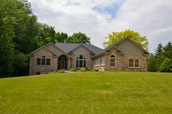 551 Bayberry LANE, Slinger, WI 53086