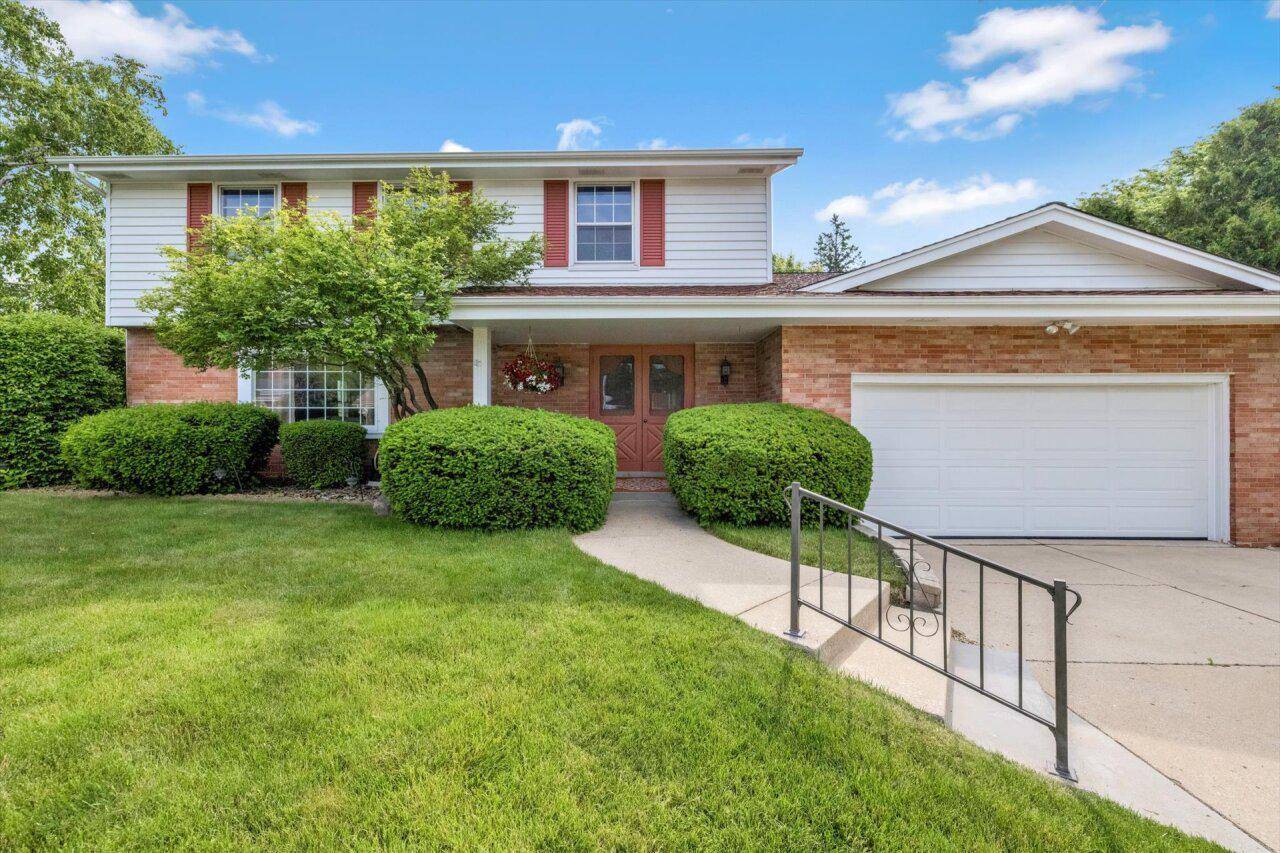 3310 S 121st STREET, West Allis, WI 53227