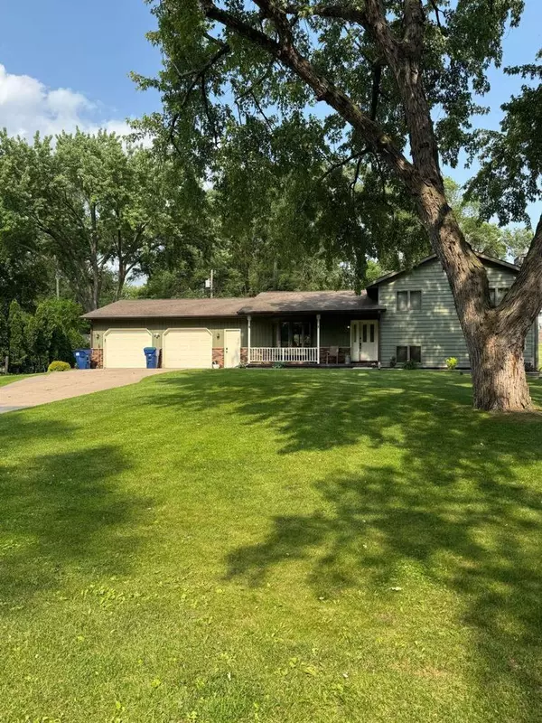 N4374 Esther DRIVE, Onalaska, WI 54650