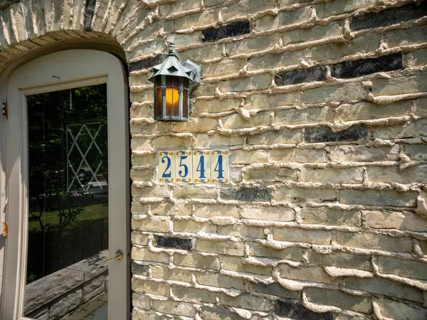Wauwatosa, WI 53226,2544 N 91st STREET