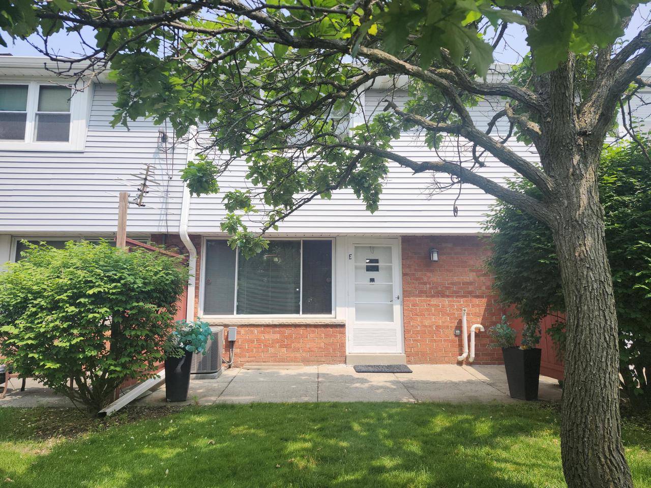 1411 Josephine STREET #E, Waukesha, WI 53186